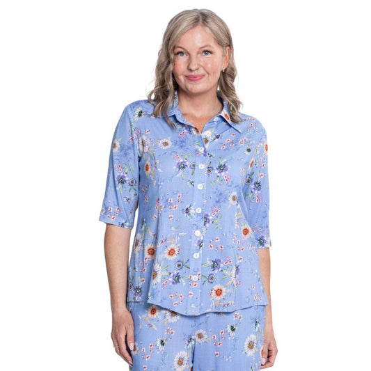 model wearing peri daisy print lorine blouse front view on whitte background