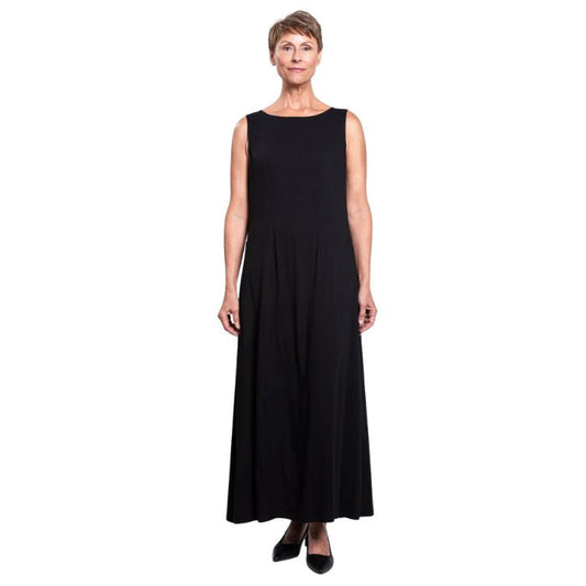 female model wearing black patricia dress front view on white background