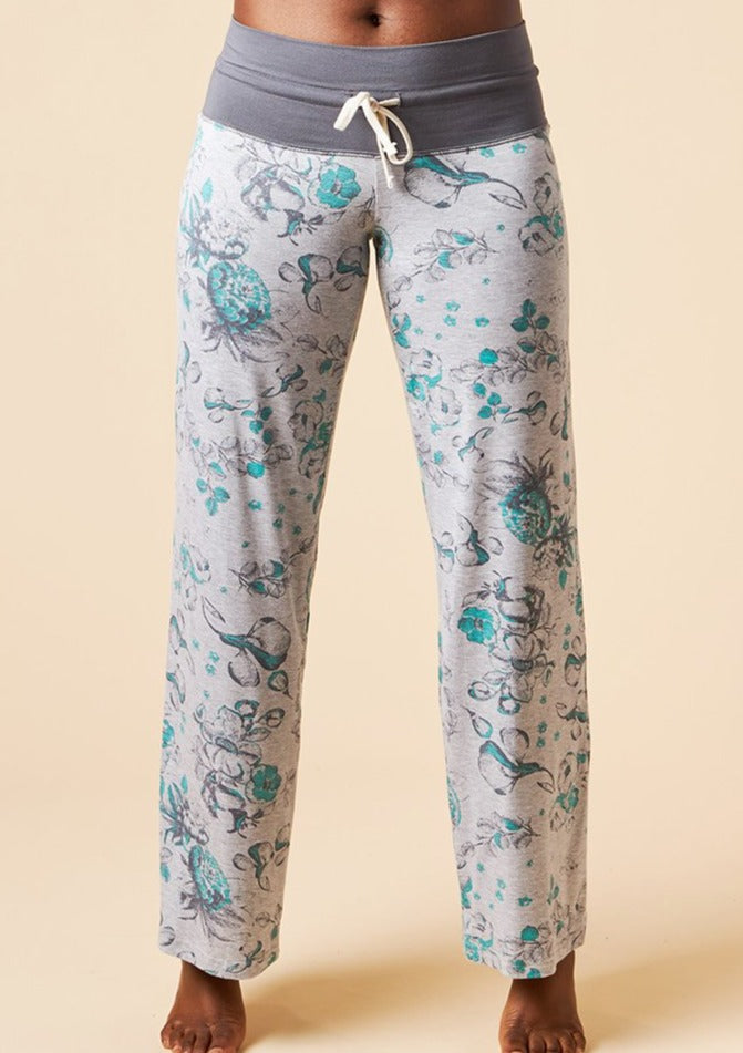 http://houseofbamboo.ca/cdn/shop/products/House-Of-Bamboo-marley-long-sleeve-sleep-set-sleepwear-toile-heather-grey-front-view-bottoms-this-is-j-canadian-made-sustainable-ethical-womens-clothes_1200x1200.jpg?v=1636114217