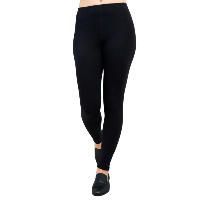 bottom of female model wearing bobbi black fleece leggings front view on white background