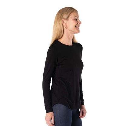 female model wearing black georgia crew top side view on white background
