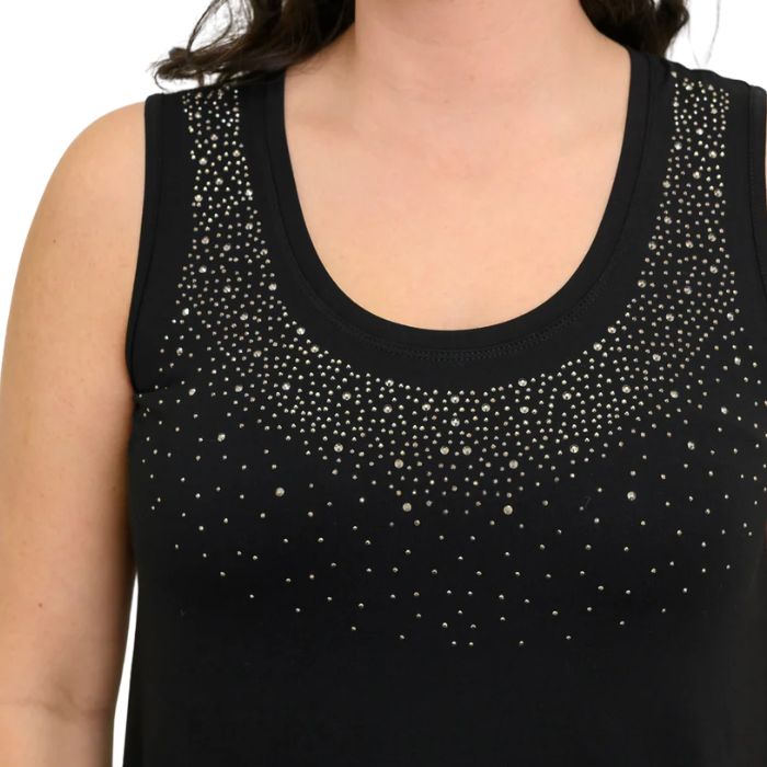 close-up look at neckline of black diamon jazz tank top 