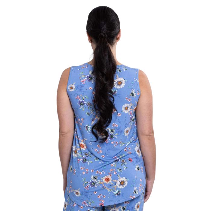 female model wearing peri daisy print jazz tank top back view on white background