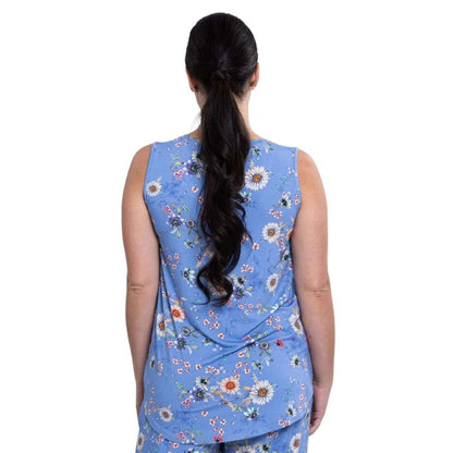 female model wearing peri daisy print jazz tank top back view on white background
