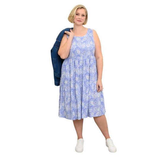 female model wearing peri teatime print  juni dress front veiw on white background