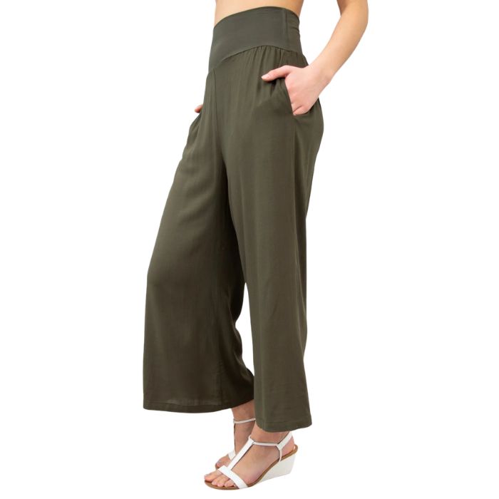 female model wearing khaki green landon capri pants side view on white background