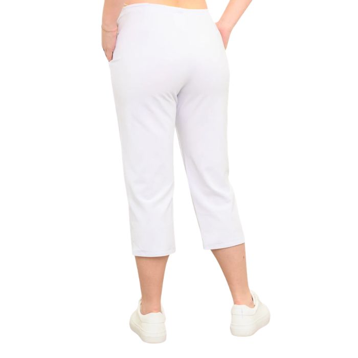 female model wearing white susan capri pants back view on white background