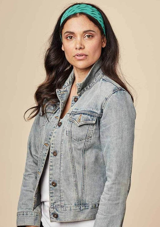 This Is J's signature Headband collection combines comfort and style to create the perfect everyday accessory. The Headbands are made to fit all head sizes as they stretch comfortably around the head. They taper towards the back to prevent slipping and widen at the front for a stylish look.  Made in Canada.  Fabrication: 90% Cotton / 10% Spandex. $20.00 clouds turquoise green