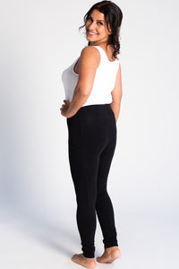 Leggings with pockets? Yes, please! Smooth, sleek and with the perfect stretch, the Viva Pocket Legging will give you the confidence you never knew you had. Fabrication: French Terry - 95% Viscose from Bamboo 5% Spandex Terrera Colour Black $65.00