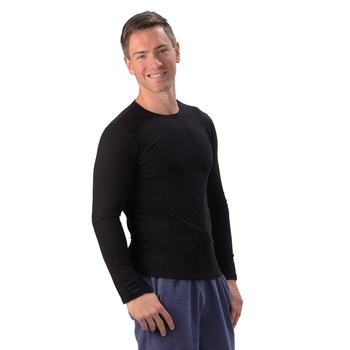 The Aron Fitted shirt is very versatile, great to wear all by its self or as a layer underneath. Made from soft, breathable Bamboo with banded cuffs and tapered sides. Great for men and women, everyone will love their Aron Fitted Shirt. Proudly Made In Canada Fabrication: 66% Rayon from Bamboo, 28% Cotton, 6% Spandex - Jersey Eco-Essentials Colour Black $45.00
