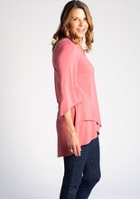 The Kinsley Tunic is a beautiful A-line tunic with a cross-over front that fits and flatters the body.  Kinsley features a V-neckline, airy bracelet-length sleeves for movement and cross-over hem. Easily complete your outfit with a pair of leggings. Fabrication: 95% Viscose from Bamboo 5% Spandex TERRERA colour Rose $85.00