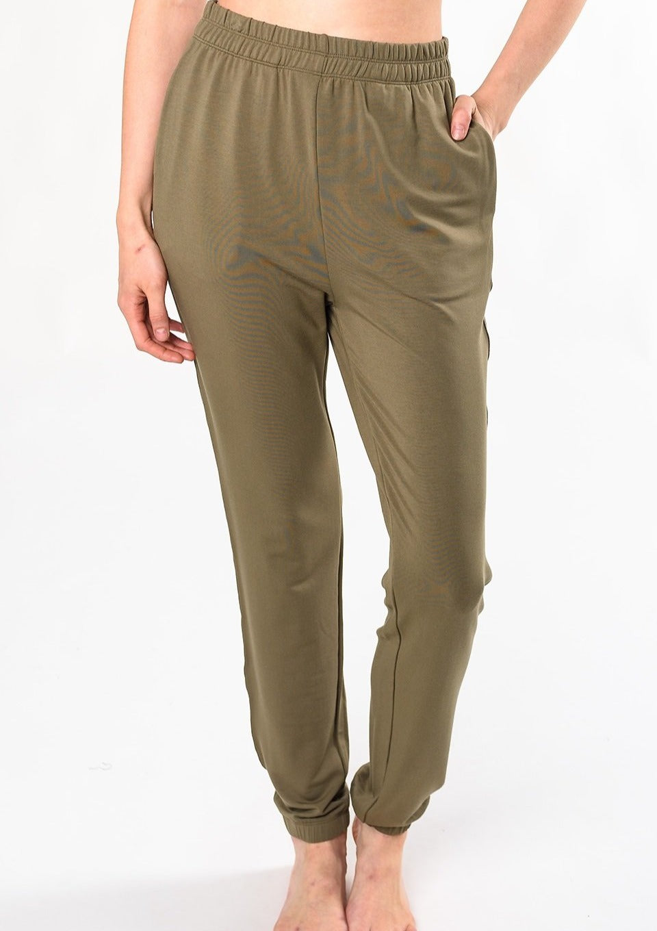 The Julie Zipped Pocket Jogger is an irresistibly comfortable and lightweight jogger with zipped side pockets for everyday wear. Pair these with the matching Ashley Zipped Hoodie for anytime comfort. Fabrication: 95% Viscose from Bamboo 5% Spandex $100.00 moss green