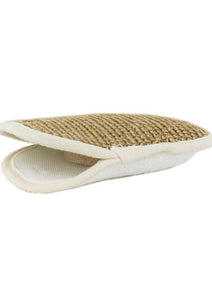 End soap slippage with the Sudsing Soap Sleeve! Put your favourite bar of soap in the palm-sized pocket and never say “where did that soap go?” again. Use the soft bamboo side for cleansing and the jute side for exfoliation.  Made from 100% bamboo and jute. Soft for use on your body. It's also a body exfoliator. $9.00