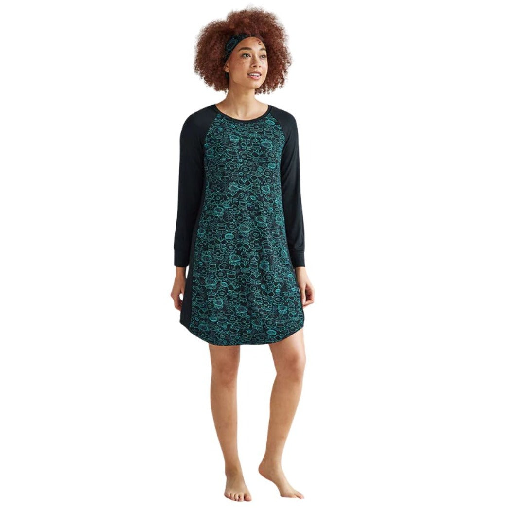 avery long sleeve nightie sketch print front view on model