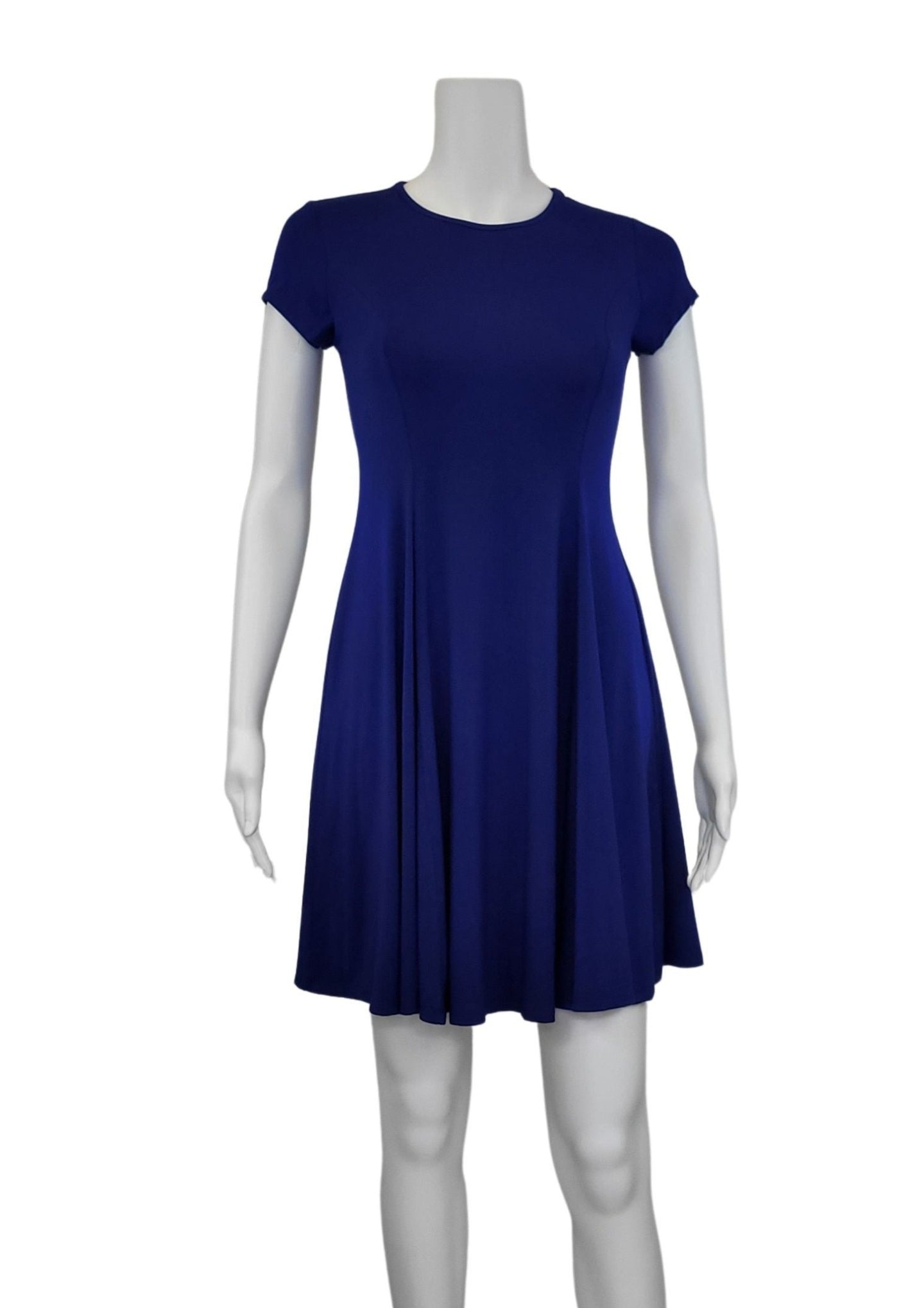  The ﻿Indigo Blue Bamboo Swing Dress is a simple and elegant style with a luxurious look and feel. A compliment to all body shapes with its princess line fit, round neck and short sleeve. Proudly made in Canada 92% rayon from bamboo 8% Spandex  Eco-Essentials indigo blue $75.00